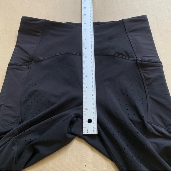 Lululemon Uncovered Strength High-Rise Crop Leggings 23” Black Sz 6 W6BAWS Mesh - Picture 12 of 14